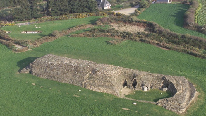 Luftaufnahme des Cairn von Barnenez.