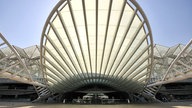 Gebäude des im Nordosten der Stadt gelegenen Bahnhofs Gare do Oriente.