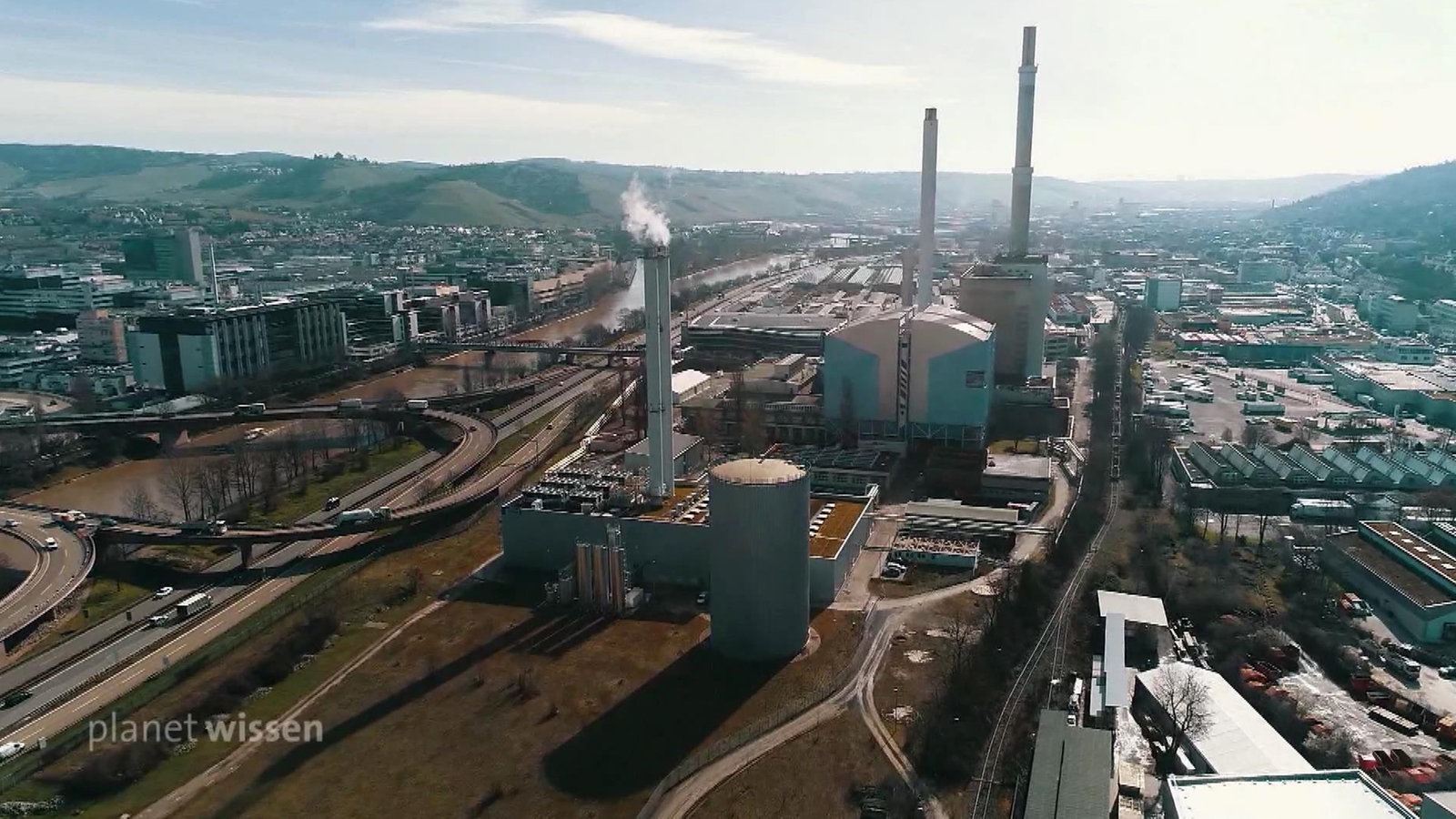 Luftaufnahme des Gas-Heizwerkes in Stuttgart-Gaisburg, welches von der ENBW betrieben wird.