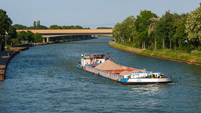 Frachtschiff auf dem Mittellandkanal